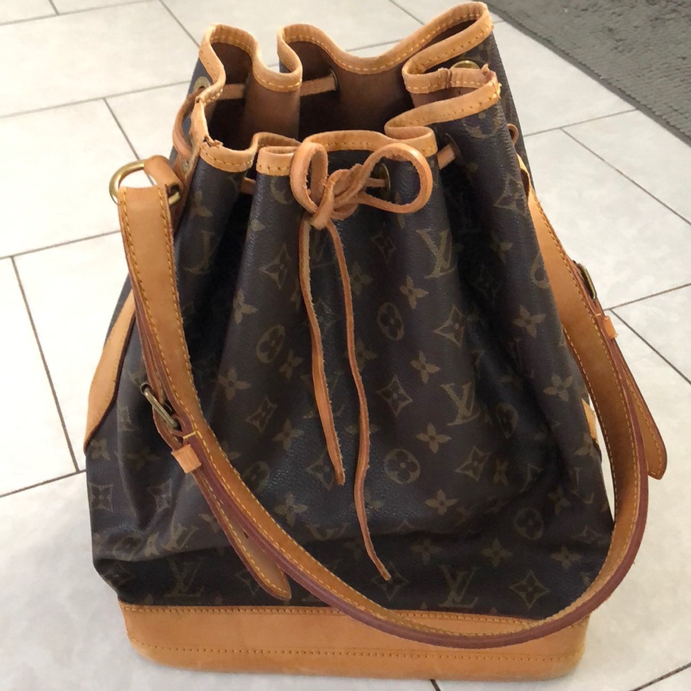 ❌SOLD❌Authentic Louis Vuitton Noe GM
